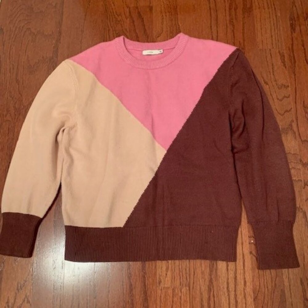 LUSH SWEATER, BEAUTIFUL SIZE LARGE